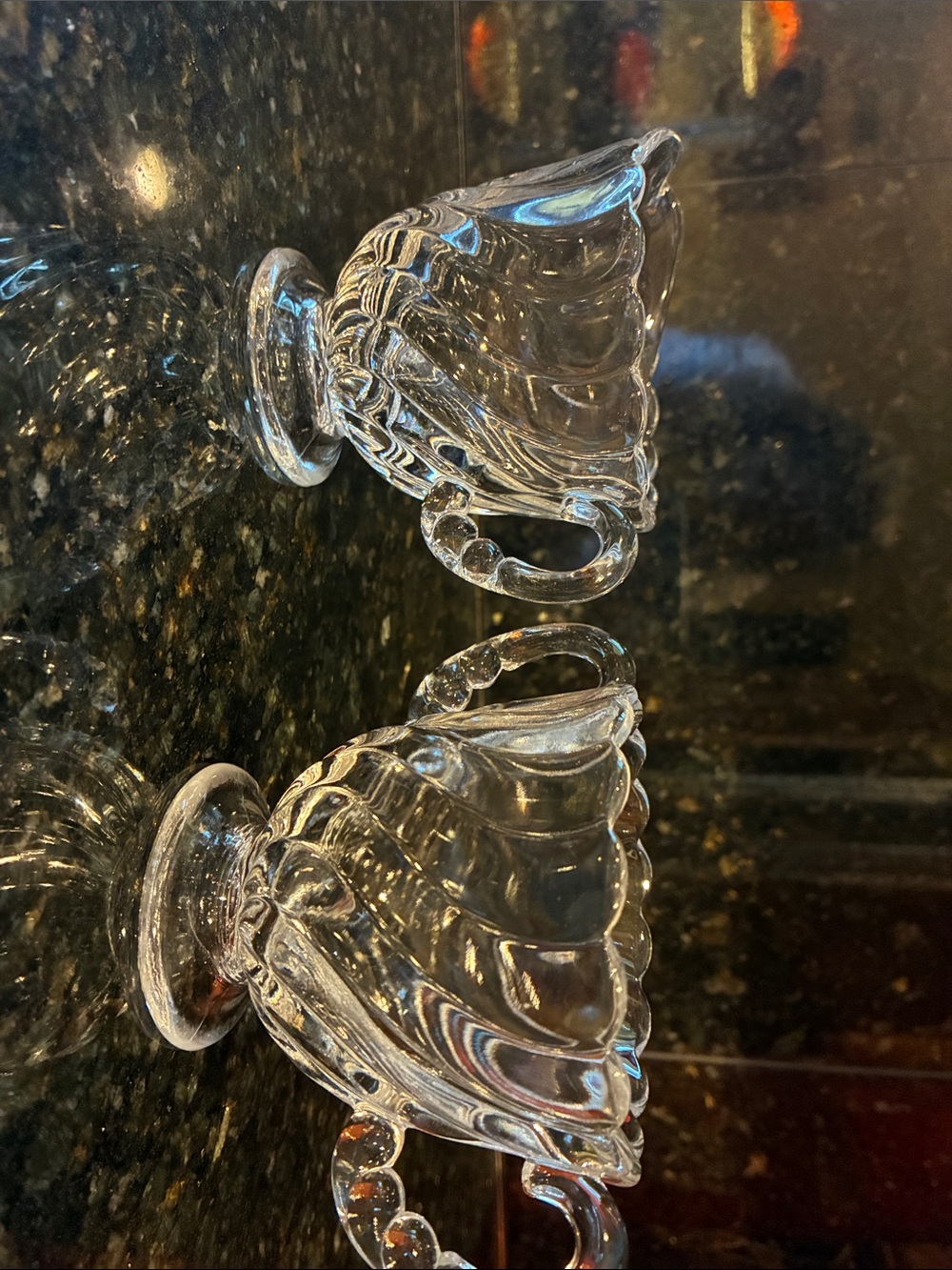 Clear Glass Shell-Shaped Creamer Pitcher - Elegant Home Accent